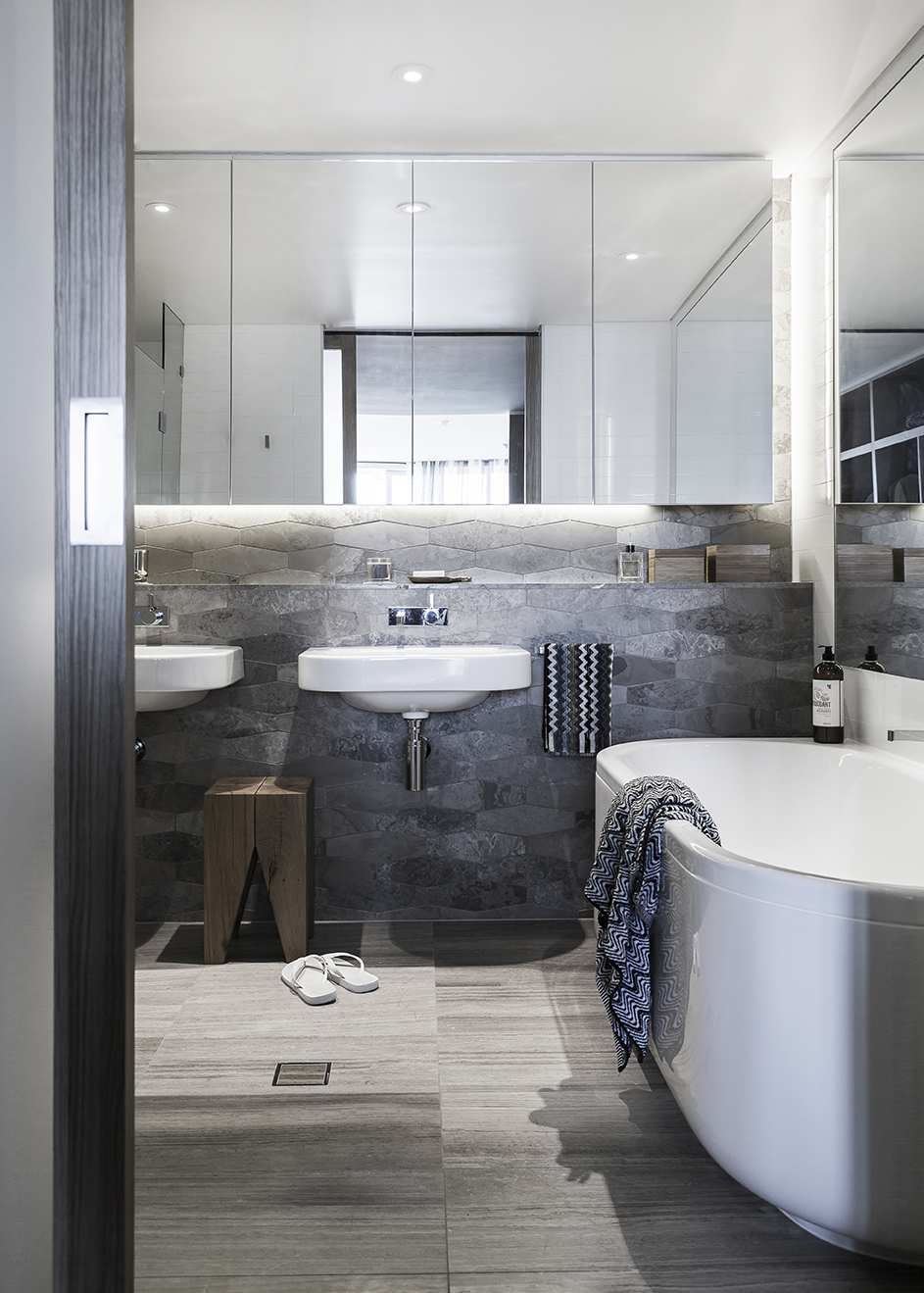 Bondi Apt Bthrm Small